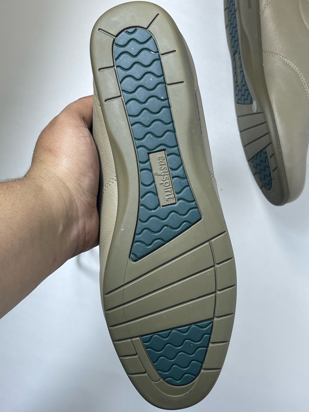 Easy Spirit Women's Taupe Lace-Up Oxfords - Picture 8 of 9